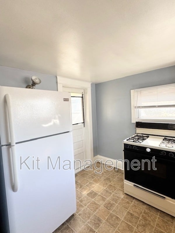 Building Photo - 2057 Airport Hwy