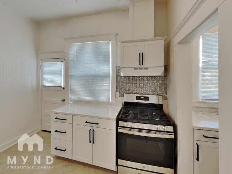 Building Photo - 2189 Colfax St