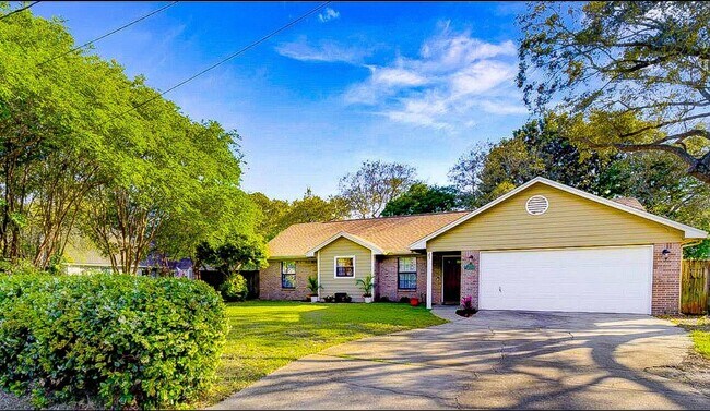 Building Photo - 1174 Bay Ct