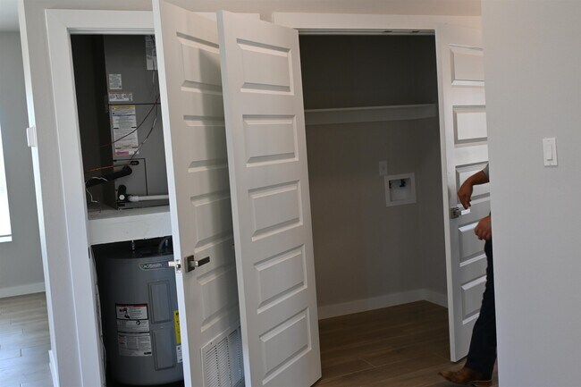 Building Photo - 311 Dorel Dr