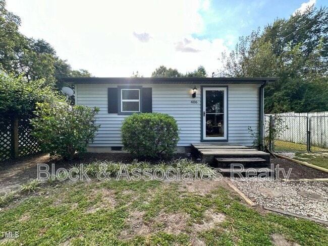 Primary Photo - 406 S Hughes St