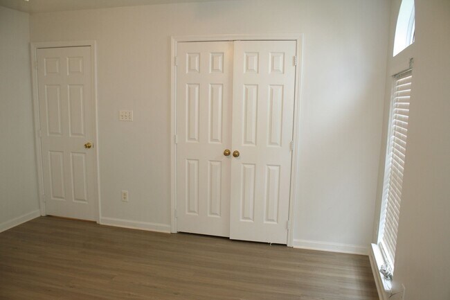Building Photo - 9224 Shenington Pl