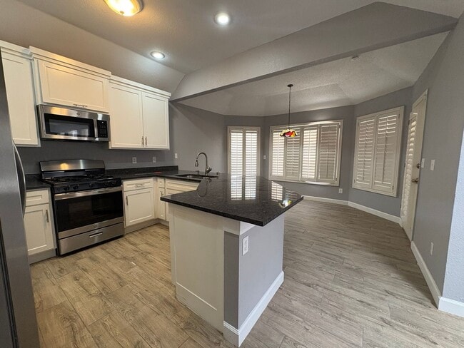Building Photo - Home for Rent in Horizon by the Golf Course
