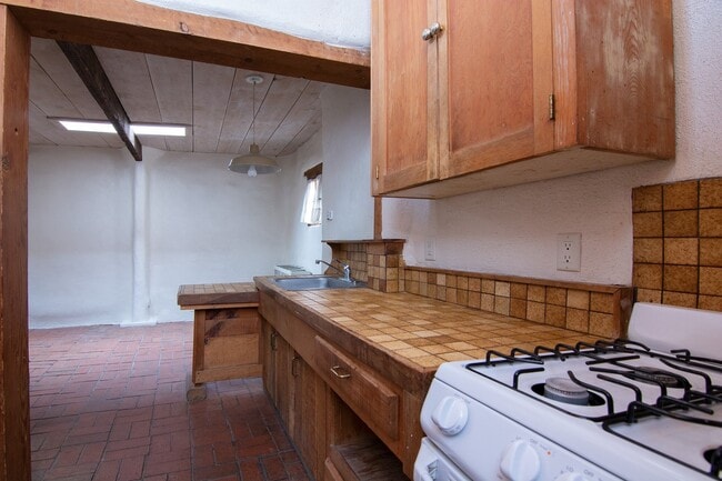 Building Photo - 245/247 Casados St