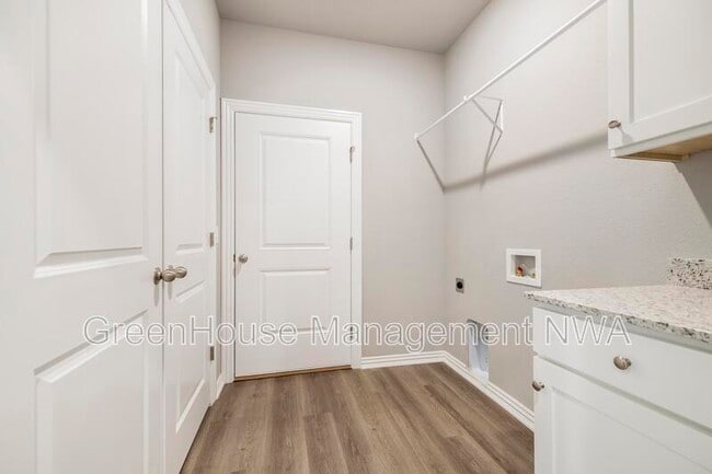 Building Photo - 210 Williams ct