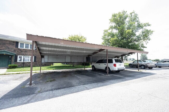 Building Photo - "Charming 2-Bedroom Retreat in the Heart of Shelbyville – Perfectly Cozy at 800 Sq Ft!"