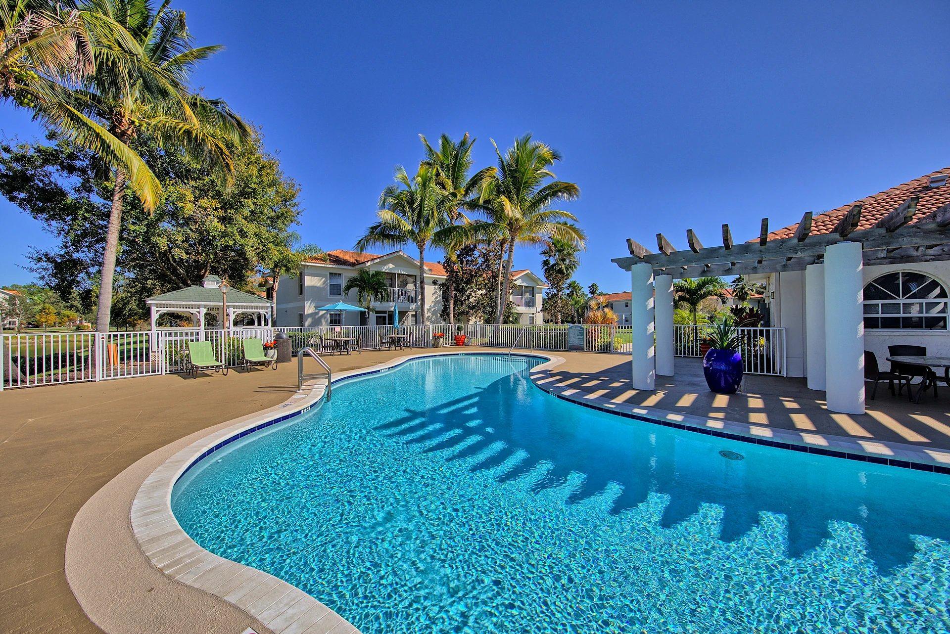 Building Photo - 3695 Island Club Dr