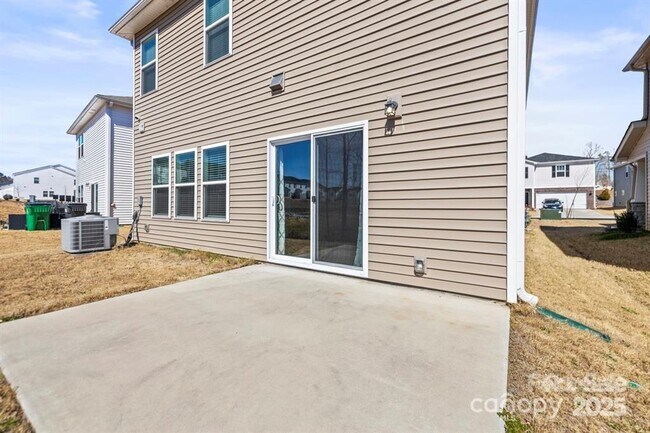 Building Photo - 2131 Belterra Dr