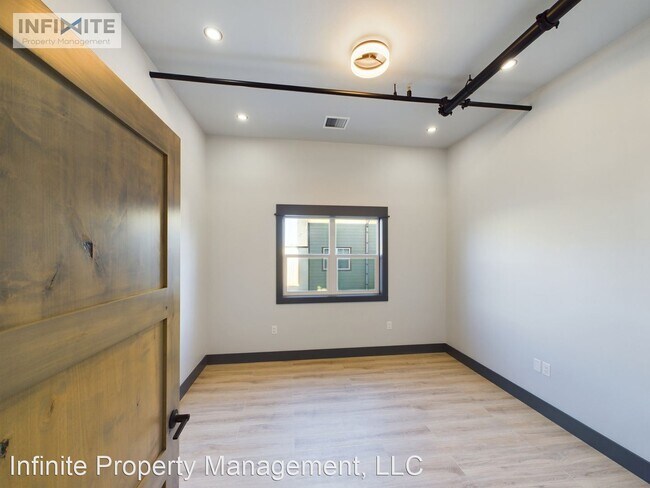 Building Photo - Studio, 1.5 bath House - 85 Mill Town Loop...