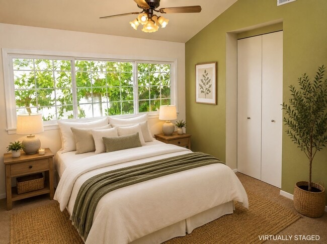Building Photo - Spacious Student Rental Near Campus – HUGE DISCOUNT + ONE MONTH FREE!