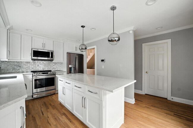 Building Photo - 55 Rodwell Ave