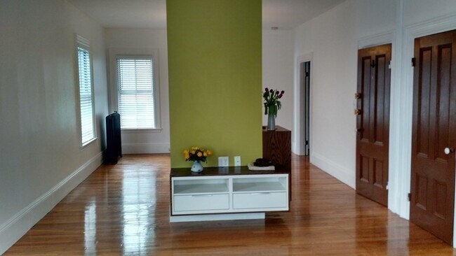 Building Photo - 26 Delle Ave