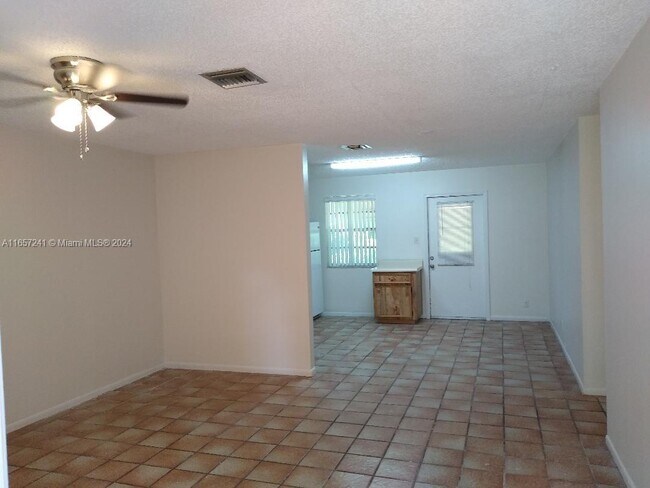 Building Photo - 2526 Taylor St