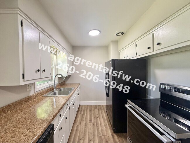 Building Photo - 5037 Brook Dr