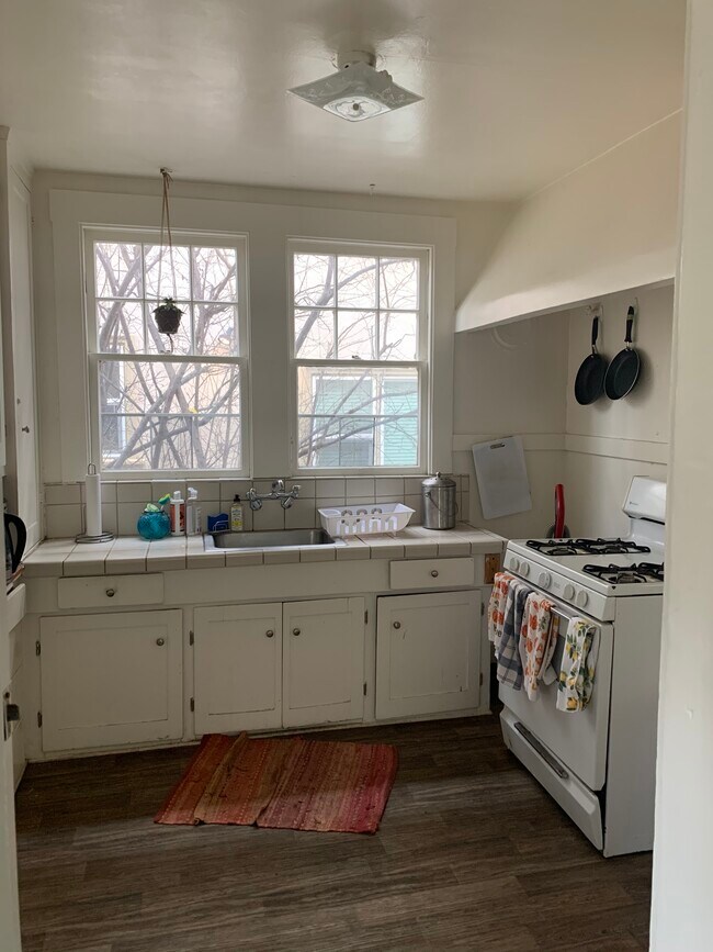 Building Photo - 2542 Hillegass Ave