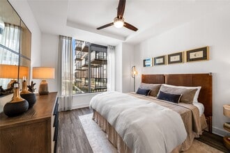 Building Photo - 2555 Turtle Creek Blvd