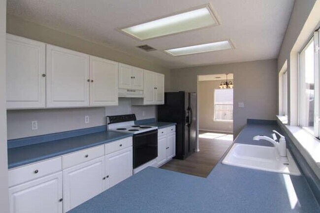 Building Photo - 12912 Latchwood Ln