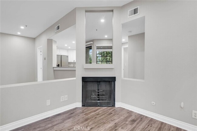 Building Photo - 2559 Plaza del Amo