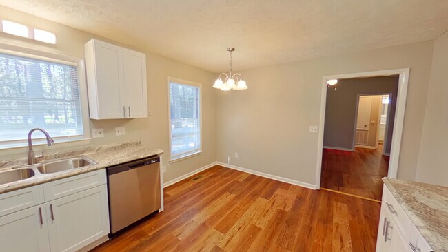 Building Photo - 928 Winterberry Dr