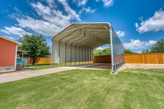 Building Photo - 826 Sandy Mountain Dr