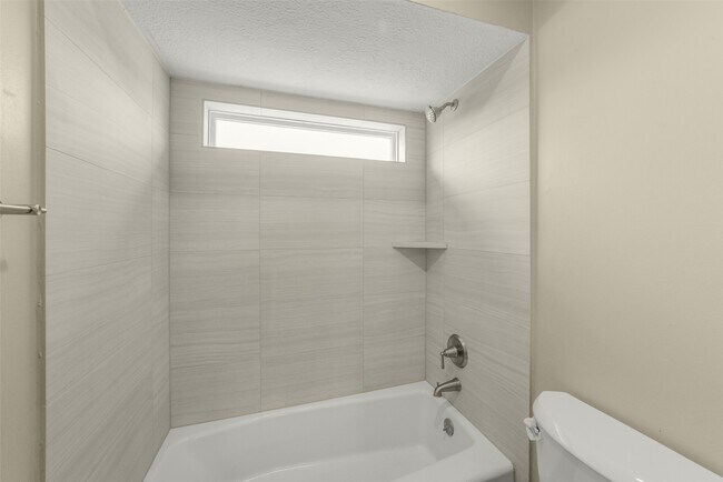 Building Photo - 4138 Club Valley Dr