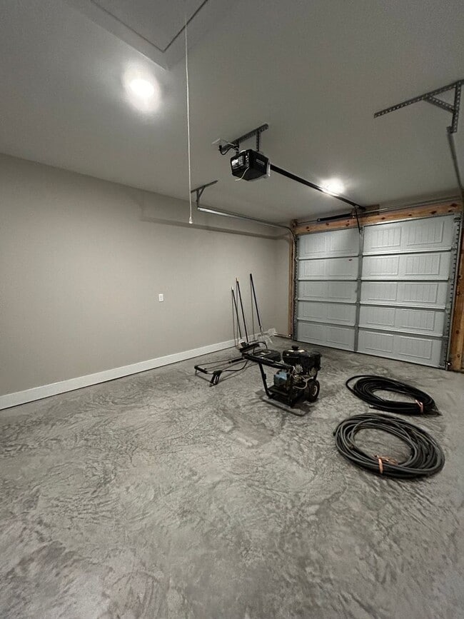 Building Photo - BRAND NEW Charming 2 Bed, 2 Bath, 1 Car Ga...