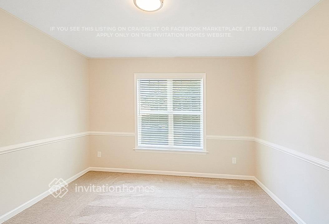 Building Photo - 119 Woodsorrell Ct