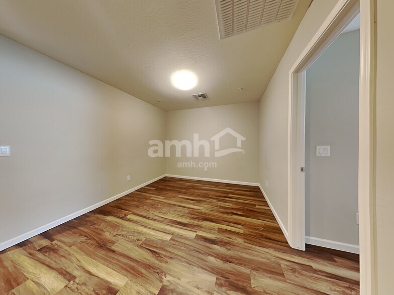 Building Photo - 20789 W Thomas Rd