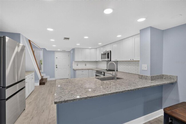 Building Photo - 1028 Apollo Beach Blvd