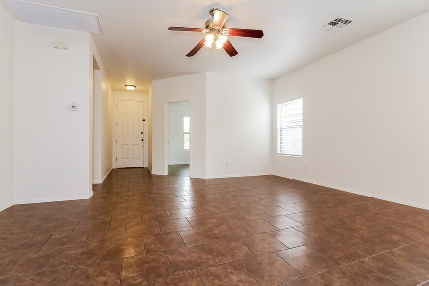 Building Photo - 15316 W Cortez St