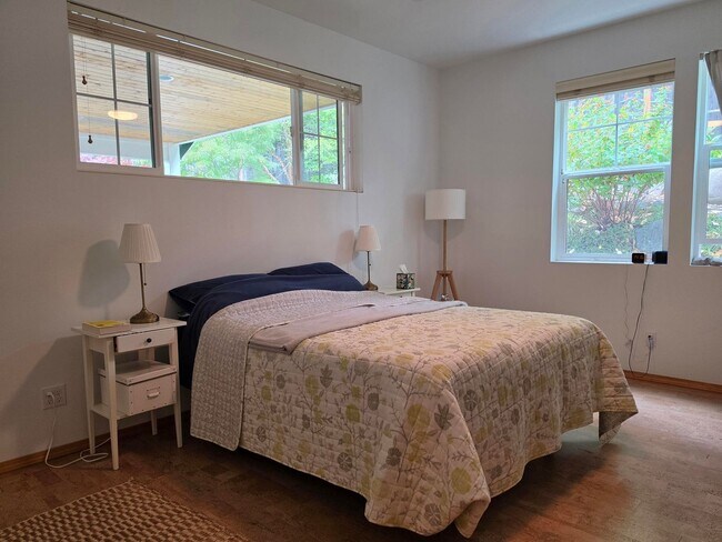 Building Photo - 3 Bedroom Rambler in Poulsbo's Chateau Ridge Neighborhood!
