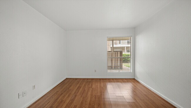 Building Photo - 2100 Wilcrest Dr