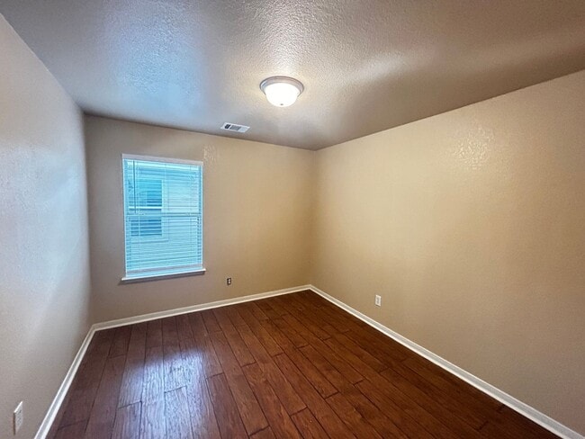 Building Photo - 12011 Mill Pine