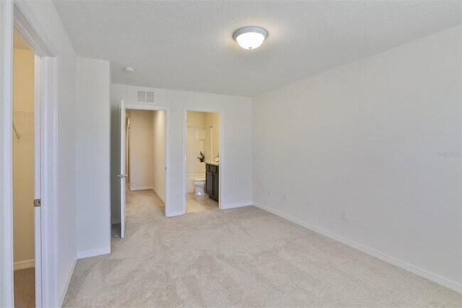 Building Photo - 9162 Hillcroft Dr