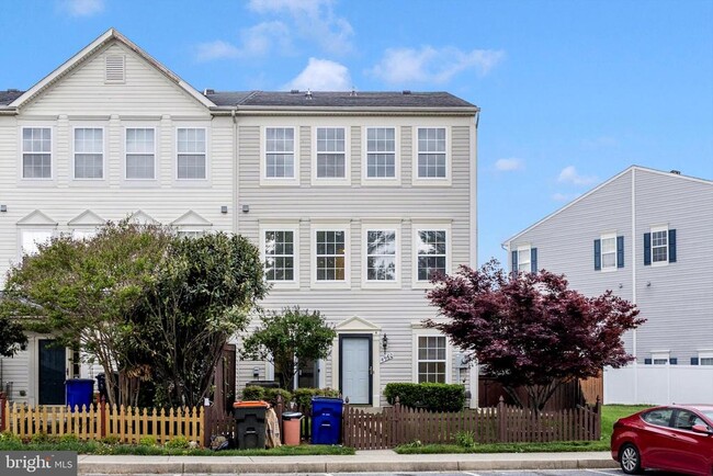 Building Photo - 4960 Clarendon Terrace