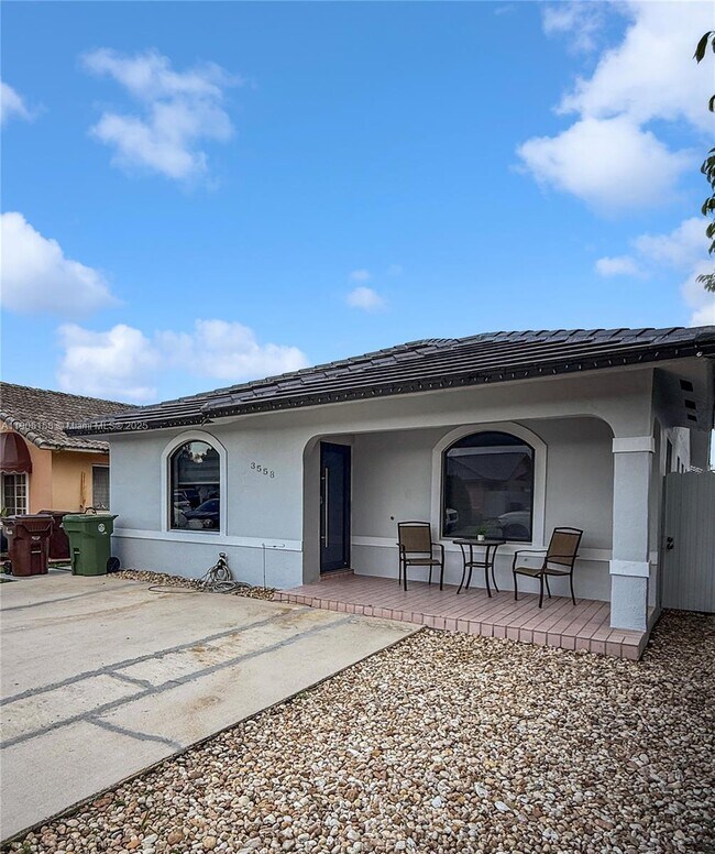 Primary Photo - 3558 W 72nd Pl