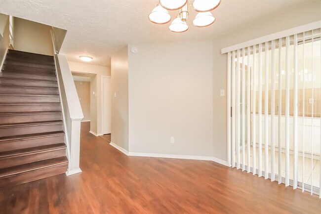 Building Photo - 9411 Spindlewood Dr