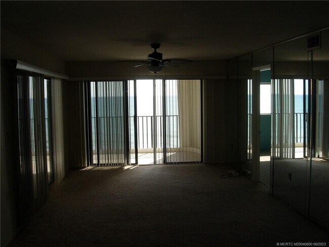 Building Photo - 7410 S Ocean Dr