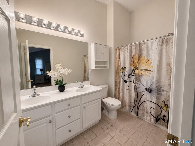 Building Photo - 1401 Briar Woods Ln