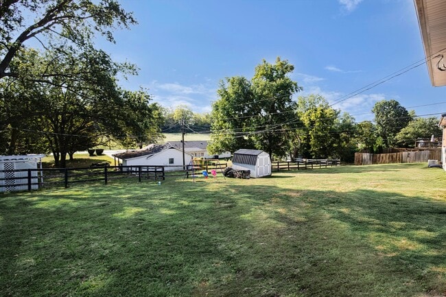 Building Photo - 413 Elm Street Heights