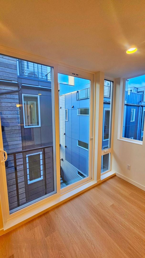 Building Photo - Brand New 2 Bed 2 Bath Townhome in North Beacon Hill, Seattle.