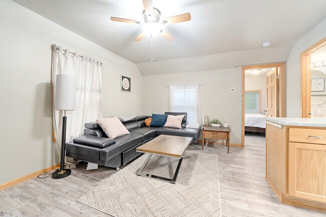 Building Photo - 2517 S Duluth Ave