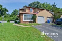 Building Photo - 381 Fieldstone Ct