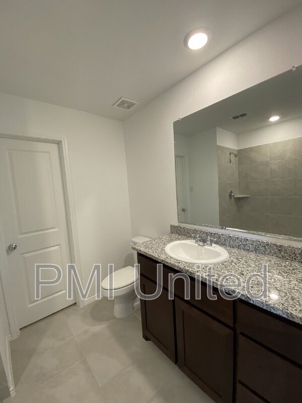 Building Photo - 1361 Plum Rd
