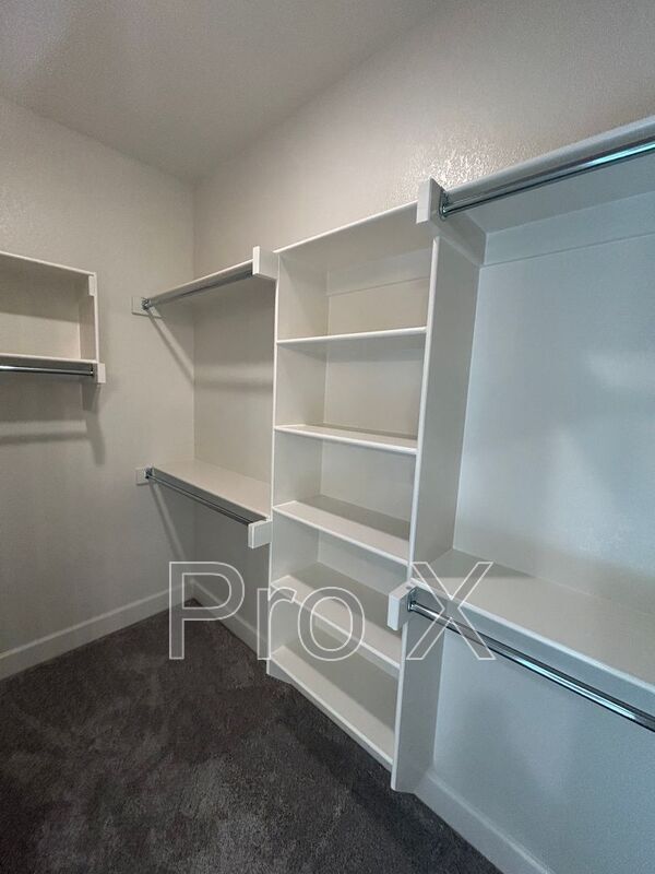 Building Photo - 2004 Charles St