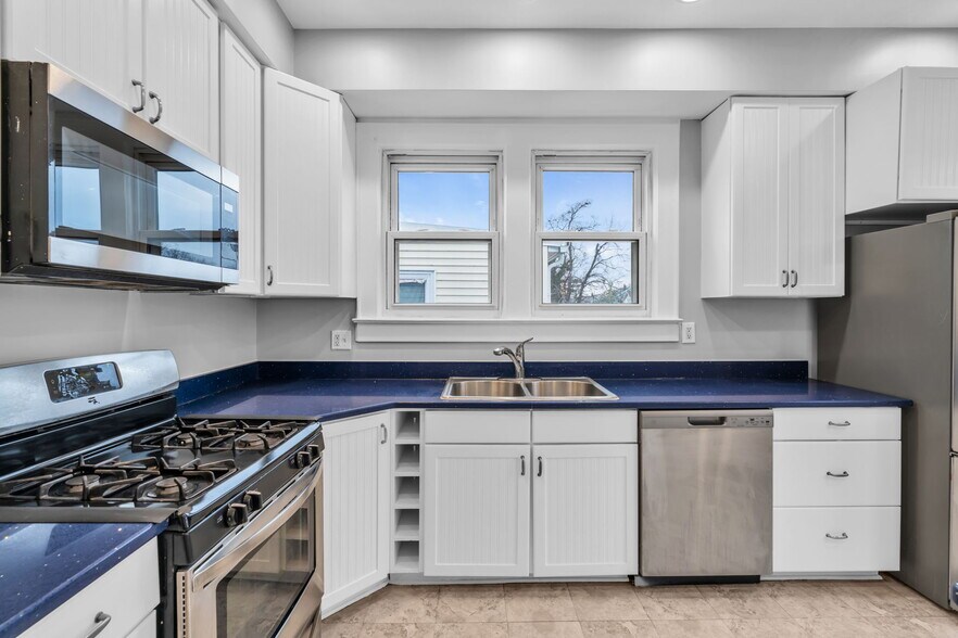 Building Photo - 181 Jacoby Street