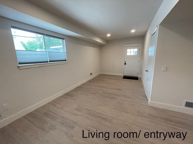 Building Photo - 3376 12 Mile Rd