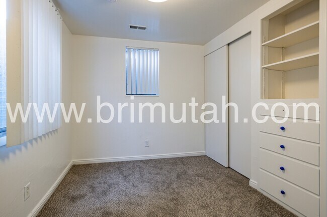 Building Photo - 4456 S Albright Dr