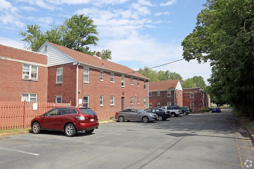 Building Photo - 433 Myrtle Ave