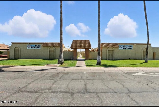 Building Photo - 4337 W Keim Dr